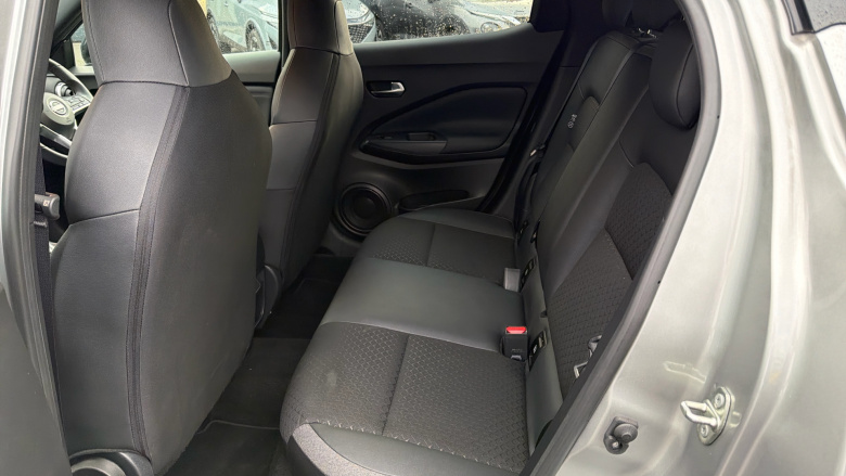 Nissan Juke 1.0 DiG-T N-Connecta 5dr Petrol Hatchback